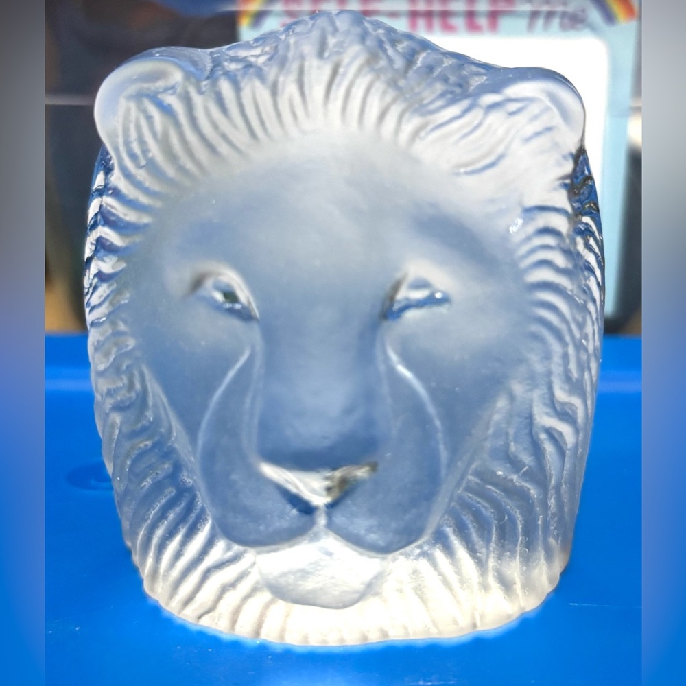 Nybro Sweden Crystal Frosted Glass Lion Head Paperweight Figurine Sculpture